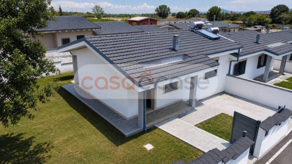 casa indipendente in vendita ad Ardea in zona Nuova Florida