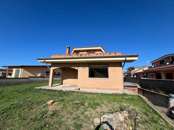 casa indipendente in vendita ad Ardea in zona Nuova Florida