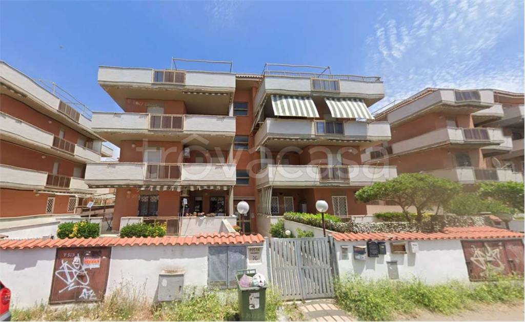appartamento in vendita ad Ardea in zona Marina di Ardea