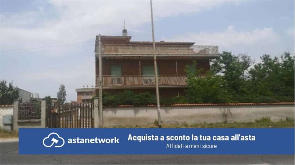 appartamento in vendita ad Ardea in zona Marina di Ardea
