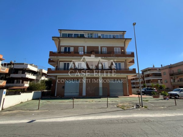 appartamento in vendita ad Ardea in zona Marina di Ardea