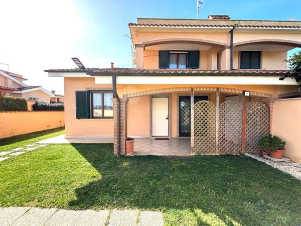 casa indipendente in vendita ad Ardea in zona Nuova California