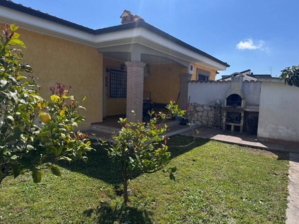 casa indipendente in vendita ad Ardea in zona Nuova Florida