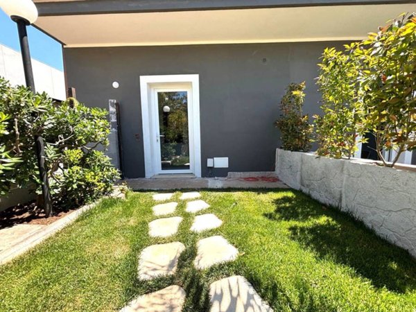 appartamento in vendita ad Ardea in zona Castagnetta