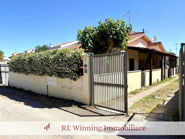 appartamento in vendita ad Ardea in zona Marina di Ardea
