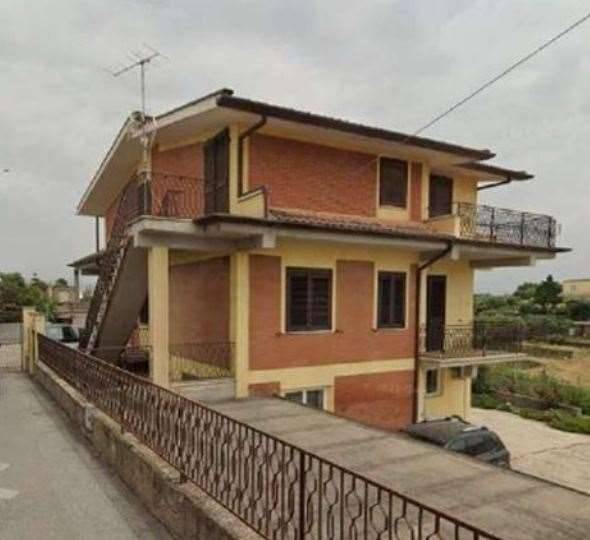 casa indipendente in vendita ad Ardea in zona Castagnetta