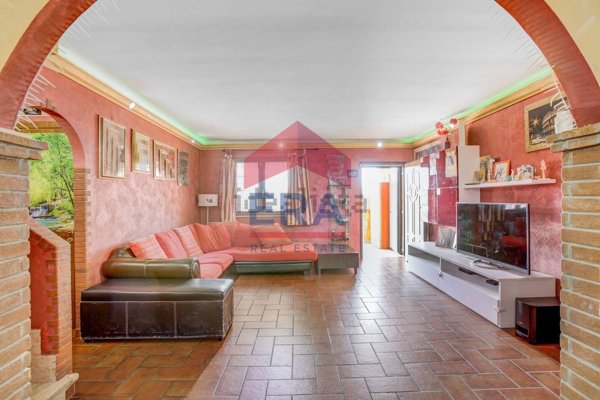 casa indipendente in vendita ad Ardea in zona Marina di Ardea