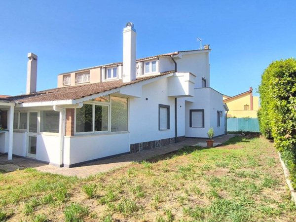 casa indipendente in vendita ad Ardea in zona Nuova Florida