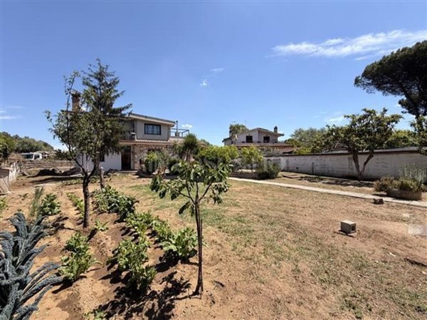 casa indipendente in vendita ad Ardea