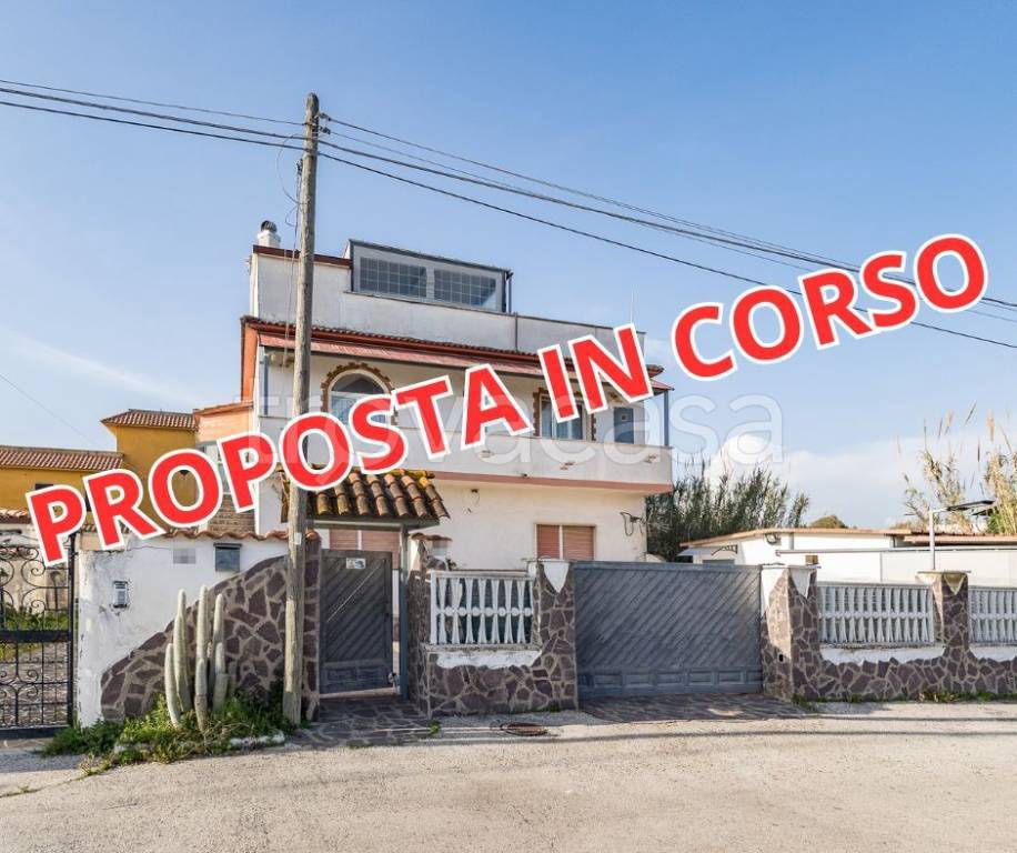 appartamento in vendita ad Ardea in zona Marina di Ardea