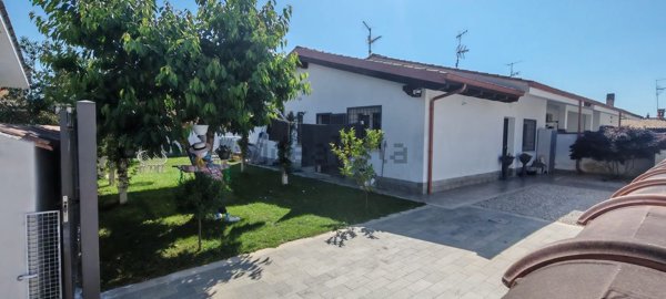 casa indipendente in vendita ad Ardea