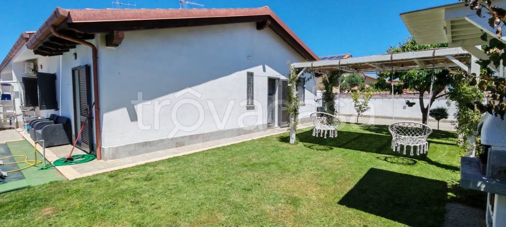 casa indipendente in vendita ad Ardea in zona Nuova Florida