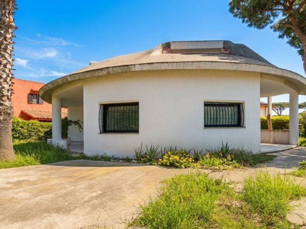 casa indipendente in vendita ad Ardea in zona Colle Romito