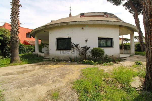 casa indipendente in vendita ad Ardea in zona Colle Romito