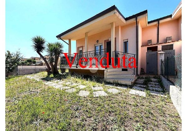 casa indipendente in vendita ad Ardea in zona Nuova Florida