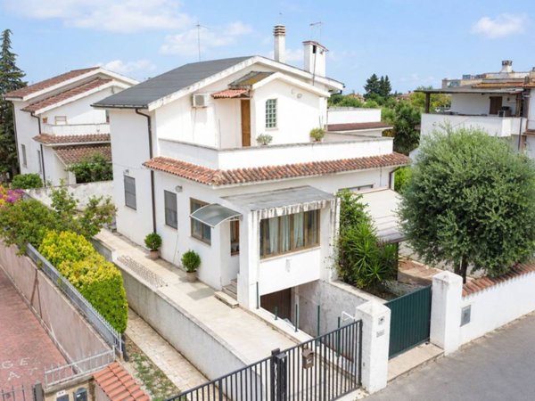 casa indipendente in vendita ad Ardea in zona Nuova Florida