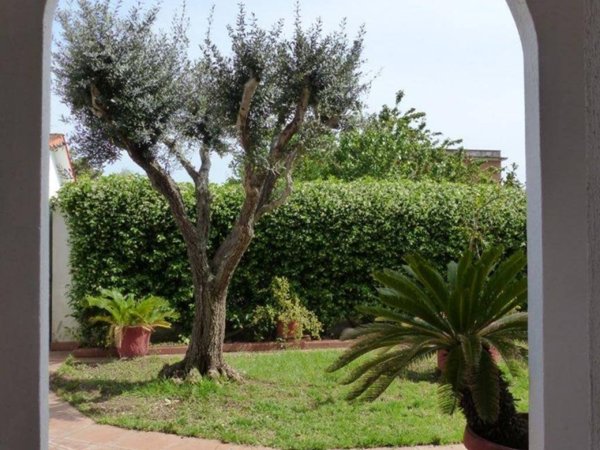 appartamento in vendita ad Ardea in zona Lido dei Pini