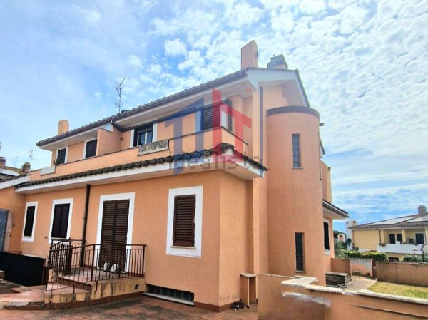 casa indipendente in vendita ad Ardea in zona Nuova California