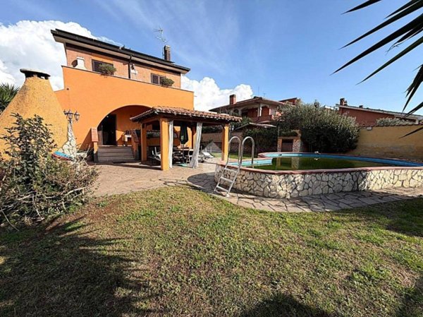 casa indipendente in vendita ad Ardea in zona Nuova Florida