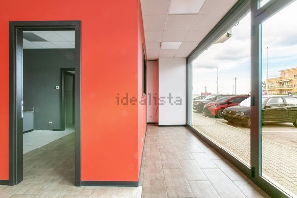 locale commerciale in vendita ad Ardea