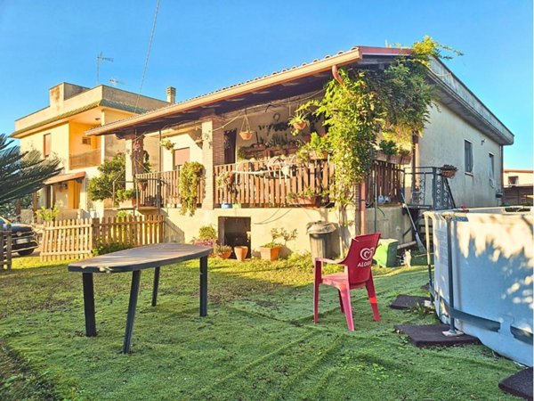 casa indipendente in vendita ad Ardea in zona Montagnano