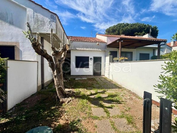 casa indipendente in vendita ad Ardea in zona Colle Romito