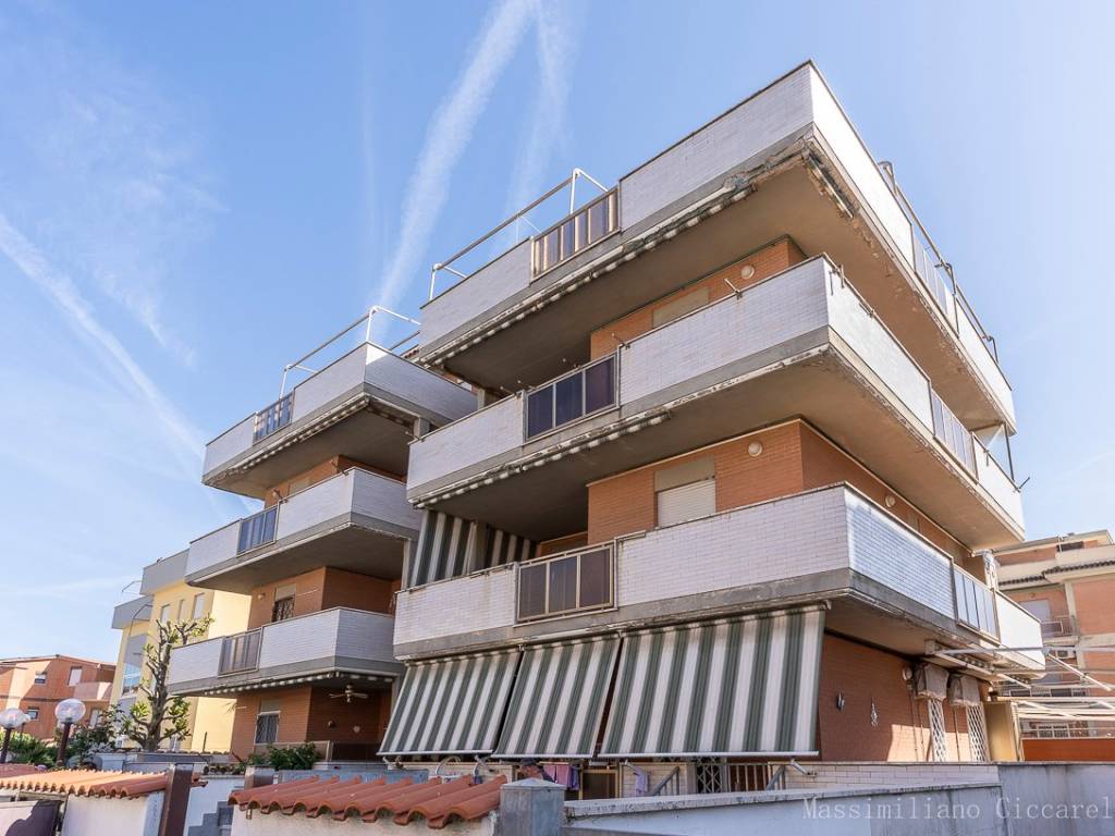 appartamento in vendita ad Ardea in zona Marina di Ardea