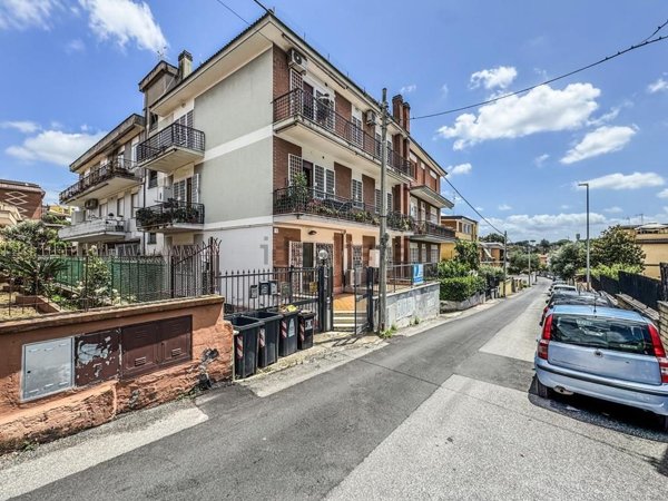 appartamento in vendita ad Ardea in zona Marina di Ardea