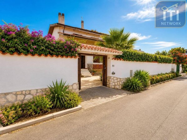 casa indipendente in vendita ad Ardea in zona Nuova California