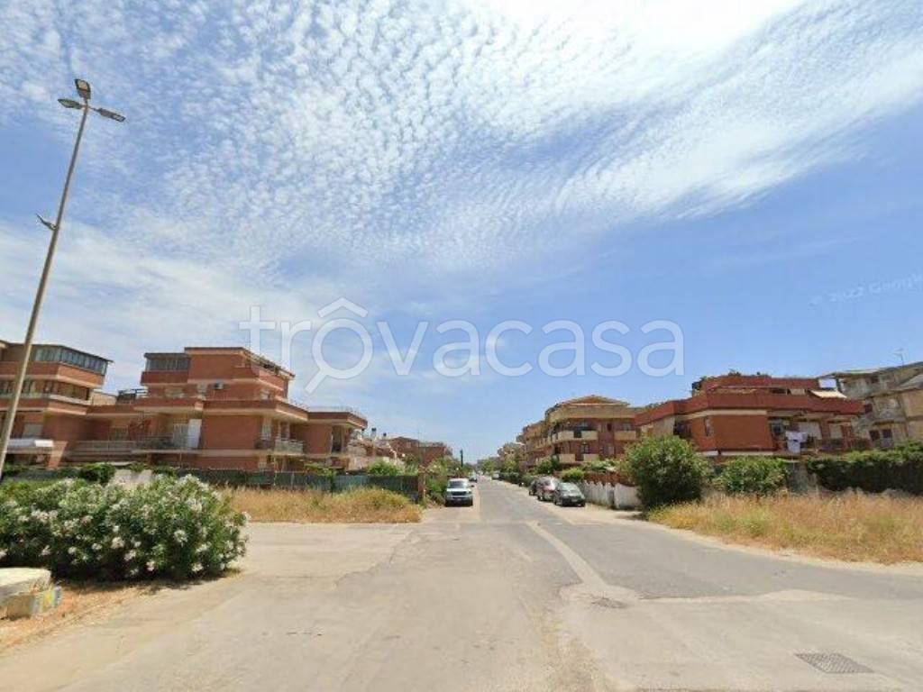 appartamento in vendita ad Ardea in zona Marina di Ardea
