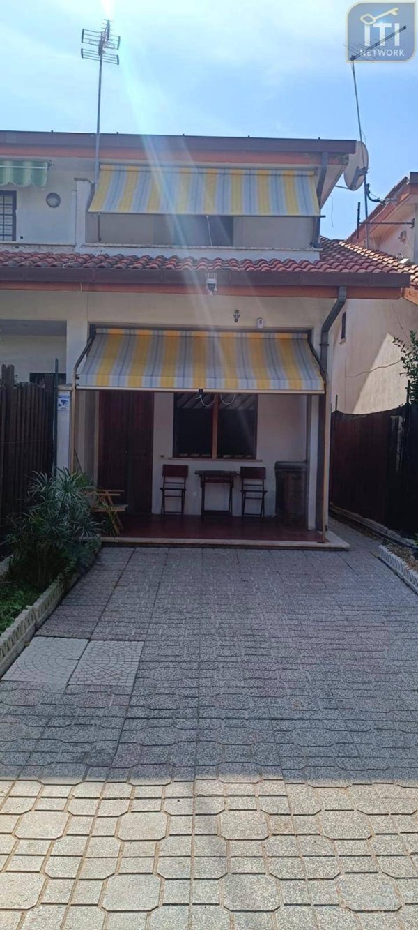 casa indipendente in vendita ad Ardea in zona Nuova California