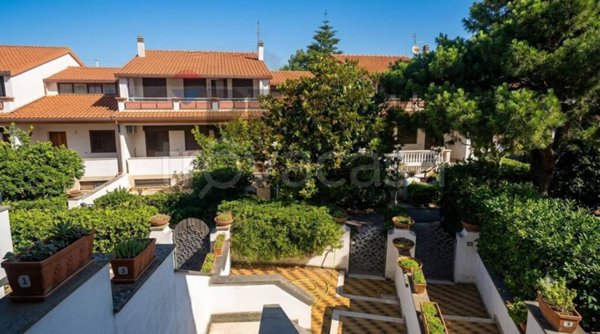 casa indipendente in vendita ad Ardea in zona Banditella