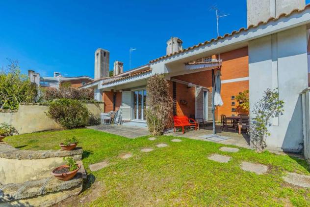 casa indipendente in vendita ad Ardea in zona Marina di Ardea