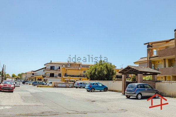 appartamento in vendita ad Ardea in zona Marina di Ardea