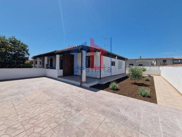 casa indipendente in vendita ad Ardea in zona Nuova Florida