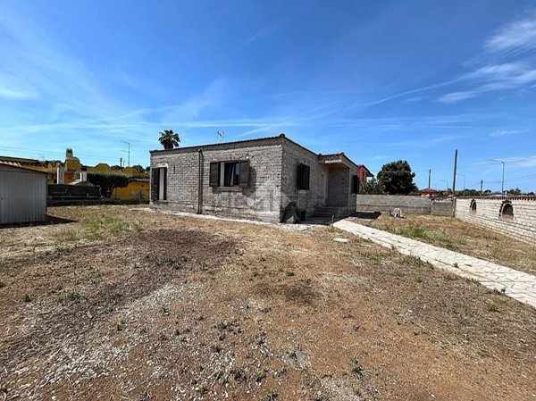 casa indipendente in vendita ad Ardea in zona Banditella