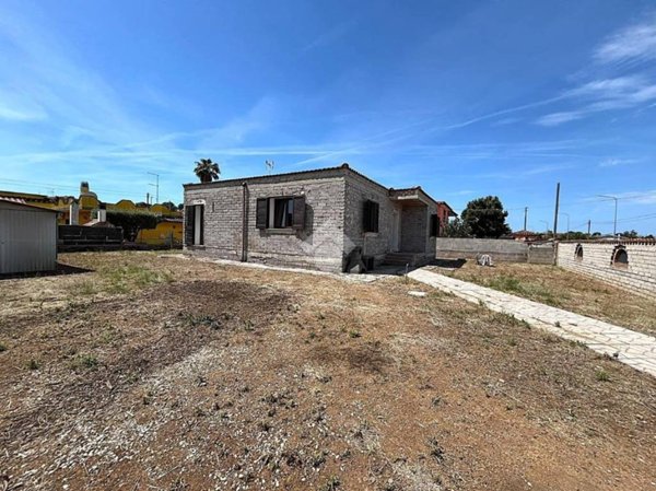 casa indipendente in vendita ad Ardea in zona Banditella