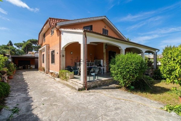 casa indipendente in vendita ad Ardea
