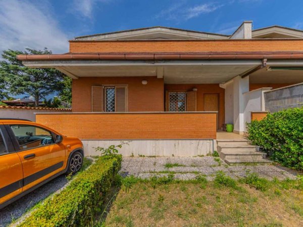 casa indipendente in vendita ad Ardea in zona Nuova California