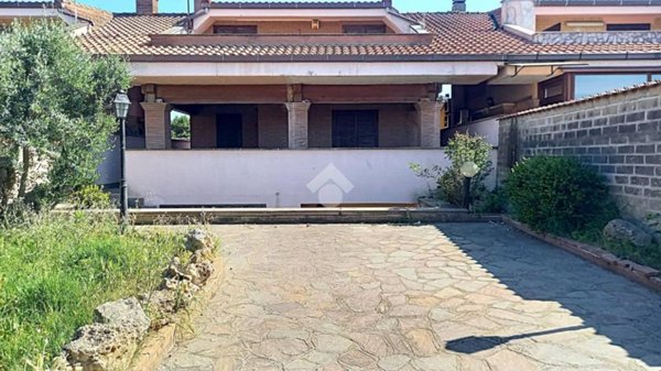 casa indipendente in vendita ad Ardea in zona Nuova Florida
