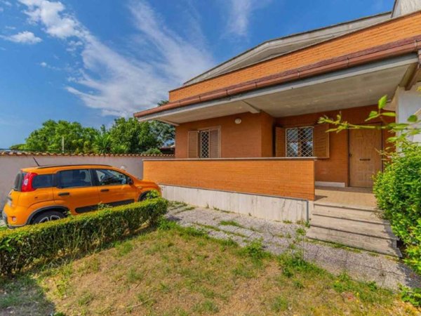 casa indipendente in vendita ad Ardea in zona Nuova California