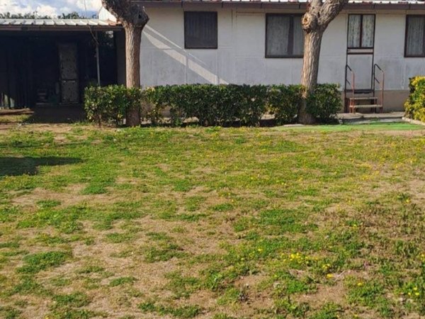 casa indipendente in vendita ad Ardea in zona Lido dei Pini