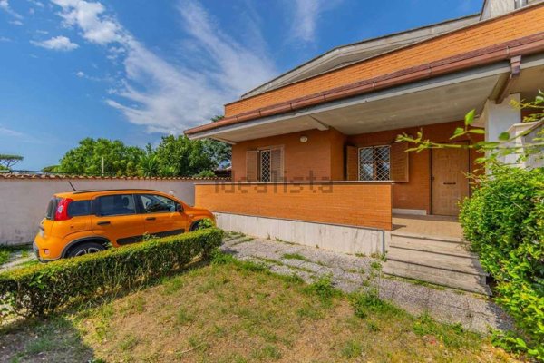 casa indipendente in vendita ad Ardea in zona Nuova California
