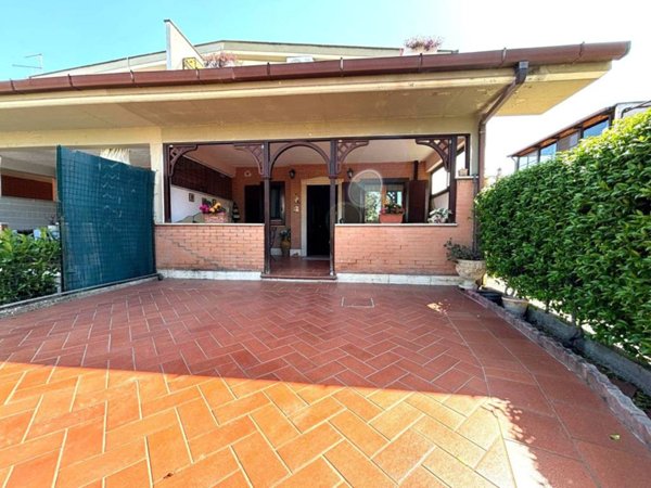 casa indipendente in vendita ad Ardea in zona Nuova Florida