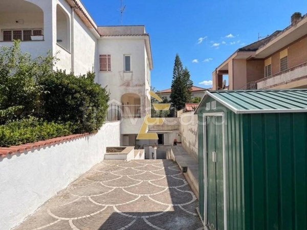 appartamento in vendita ad Ardea in zona Colle Romito