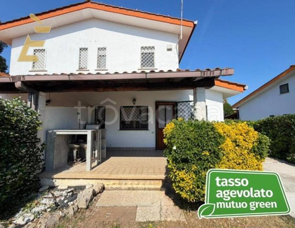 casa indipendente in vendita ad Ardea in zona Colle Romito