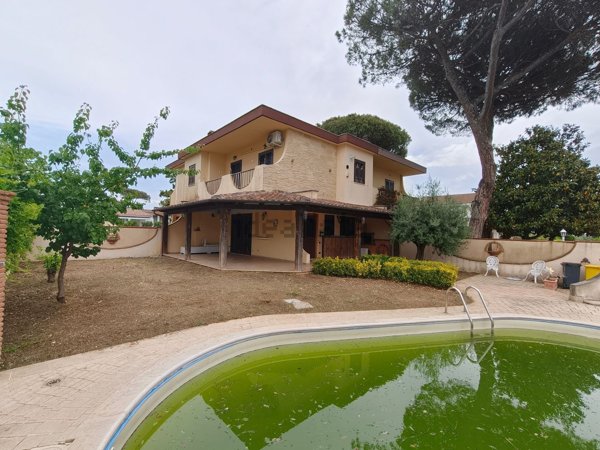 appartamento in vendita ad Ardea in zona Colle Romito