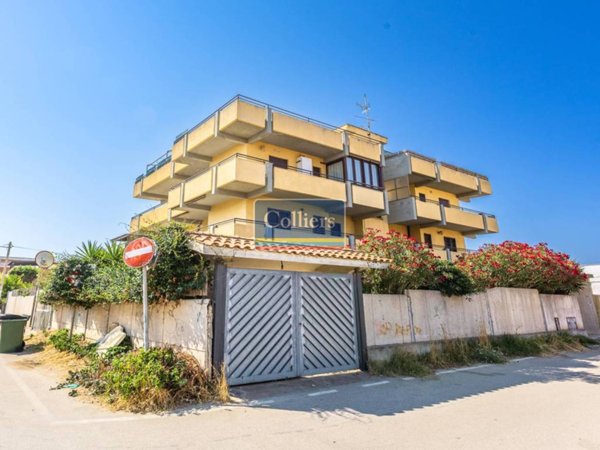 appartamento in vendita ad Ardea in zona Marina di Ardea