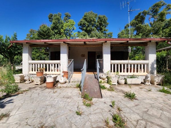 casa indipendente in vendita ad Ardea in zona Banditella