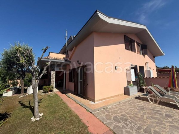 casa indipendente in vendita ad Ardea in zona Nuova Florida